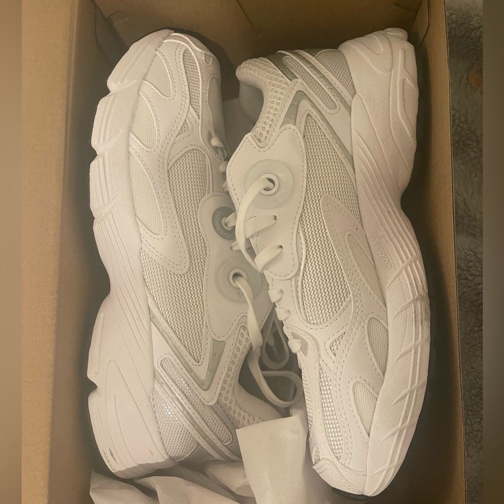 Adidas astir shoes